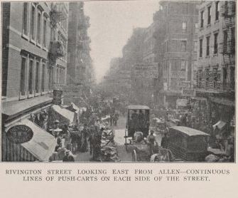 Another photograph in the 1906 report from the Commission on the Pushcart Problem . Photo courtesy of the New York Public Library.